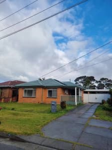 house and Granny flat for rent lease close to public transportation