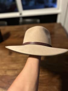 Thomas cook hat