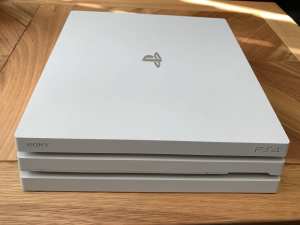 PlayStation 4 Pro White 1TB