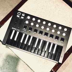 MIDI Controller USB 25-Key Arturia MiniLab MK2 Black Edition