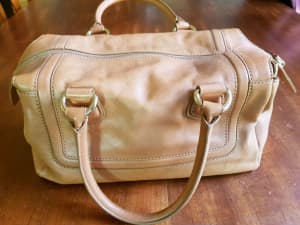 OROTON TAN LEATHER TOTE BAG. ALMOST NEW CONDITION. FINAL MARKDOWN.