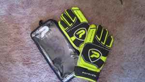 Size 8 Patrick Goalkeepers Gloves in zip up bag