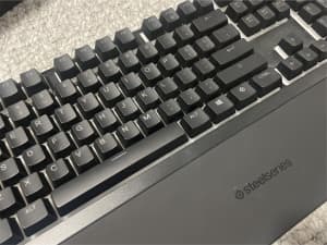 Steelseries APEX3 Gaming Keyboard Gaming Mousepad