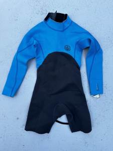 Size 8/9 wetsuit Carve 3/2mm Long Sleeve Back Zip Spring Suit wetsuit