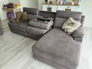 4 Seater Chaise Couch plus Lazy Boy
