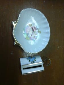 Japanese gold trim ashtray collector item