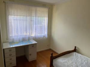 Room in unit for rent in Murrumbeena. Bills all included.