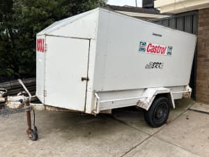 Go kart trailer that holds 2 go karts