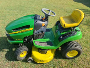 JOHN DEERE LA115 RIDE ON MOWER - Lawn Mowers in Maryborough QLD ...