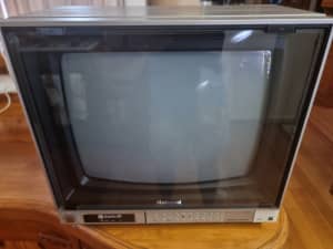 Retro CRT Portable 14 inch National Colour TV, with remote.