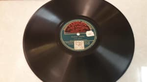 ZONOPHONE RECORD FUNNY WALTZ AND CROON A LITTLE LULLABY FOX TROT