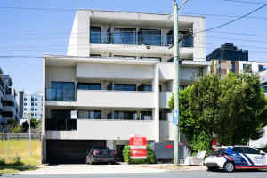 Modern studio apartment in the heart of Box Hill