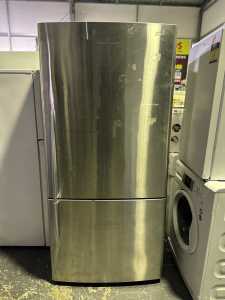 Fisher and paykel 519 litres fridge freezer