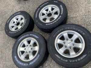 4x Toyota Hiace / Prado wheels 16Inch! 225/70 16