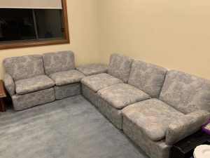Modular lounge setting