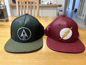 Flash and Green Arrow snap back hats 