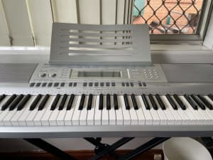 Casio Wk-210 Digital Personal Keyboard 76 Keys