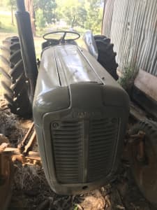 Fergie tractor 35