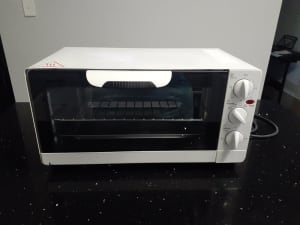 For Sale As New White Small Toaster Oven Selling $30