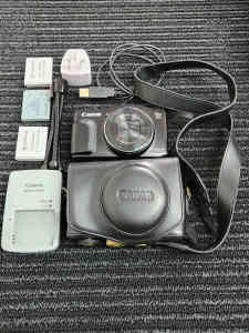 Canon PowerShot SX700 HS WiFi 16.1MP Digital Camera With Extras