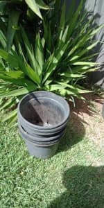 Pots for sale 33cm