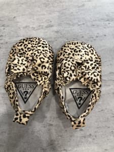 Guess baby shoes