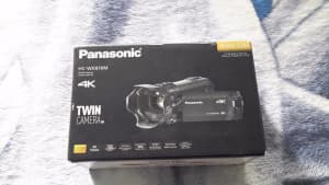 Panasonic 4K Ultra HD  Camcorder HC-WX970M includes  SANDISK 64GB
