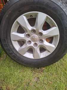 Brand new Mitsubishi Pajero 17 inch alloy wheel and Bridgestone tyre 