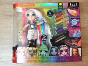 NEW Rainbow High Amaya Raine & Hair Studio Doll Set Series 1