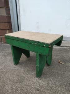 Vintage foot stool $5 Albion Brisbane North East Preview
