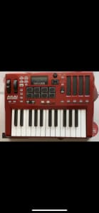 Akai Max 25 MIDI Keyboard with MPC pads and extra features!