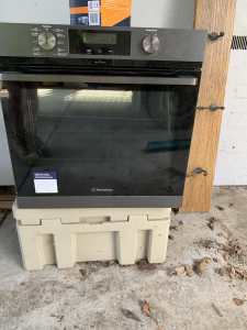Westinghouse electric pyrolytic wall oven WYEP6170SC