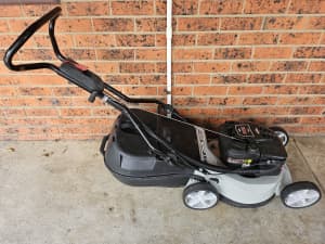 Briggs and stratton lawnmower