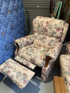 2 pc Floral lounge set-3 seater and 1 single arm chair - recliner. 