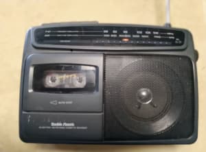 Vintages Radio Shack CTR-91 Radio/Cassette Recorder