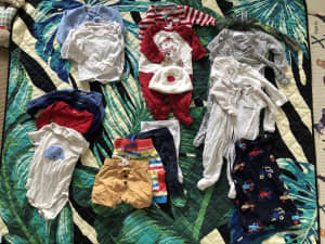 Big Baby clothes bundle - 0-3 months (000)
