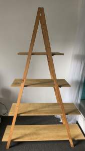 Wooden bookshelf triangle