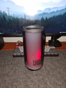 JBL PULSE 5 PRICE NEGOTIABLE i accept cash only and pick-up from locat