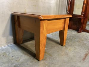Excellent quality country style solid wood square coffee table
