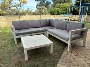 Outdoor Corner couch with table