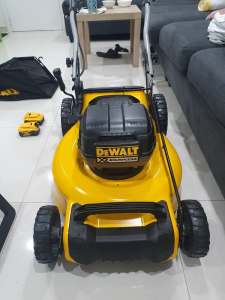Dewalt 2 X 18V XR Brushless Lawn Mower 5Ah Kit 2 X 18V
