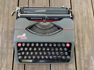 Vintage Empire Aristocrat Portable Typewriter