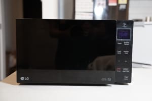 LG NeoChef 23L Smart Inverter Microwave Oven MS2336DB