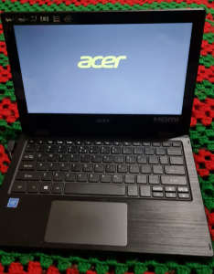 ACER SPIN MULTI TOUCH SCREEN, DOUBLES AS A TABLET!!