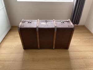 Vintage Suitcase (Coffee Table)