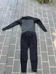 Wetsuit men’s large 4-3mm chest zip 