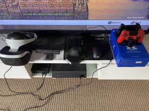 PS4 Pro with VR & HORI