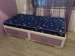Single bed with drawers and mattress