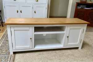 TV/Entertainment Unit, Hamptons Style, white with timber top