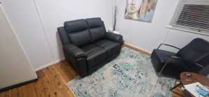 💠🔹️🔷️BRAND NEW IN BOX🔷️🔹️💠2 SEATER LEATHER RECLINER